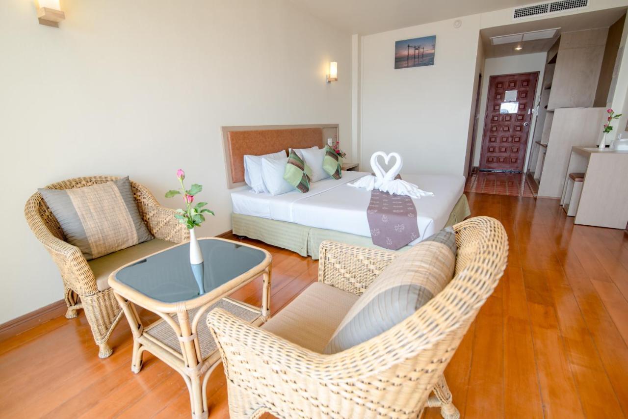New Travel Beach Hotel & Resort Chao Lao Beach Exteriör bild